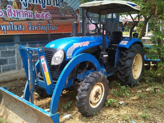 รถไถแชมป์พร้อมใช้  อุปกรณ์ตัวดันหน้าฐานเจ็ด  โรตารี่