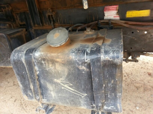 รถฮีโน่ 6 ล้อดั้ม  175 แรงม้า. ปี 52  สนใจติดต่อ 081 - 6079515