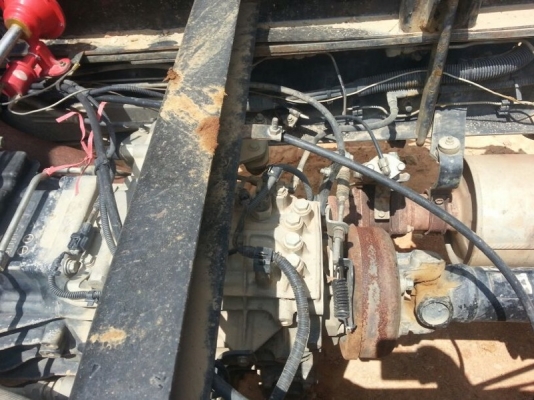 รถฮีโน่ 6 ล้อดั้ม  175 แรงม้า. ปี 52  สนใจติดต่อ 081 - 6079515