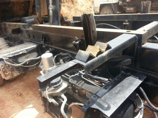 รถฮีโน่ 6 ล้อดั้ม  175 แรงม้า. ปี 52  สนใจติดต่อ 081 - 6079515