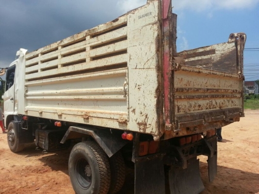 รถฮีโน่ 6 ล้อดั้ม  175 แรงม้า. ปี 52  สนใจติดต่อ 081 - 6079515