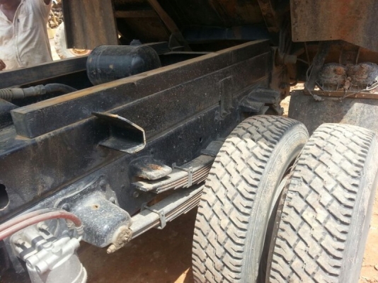 รถฮีโน่ 6 ล้อดั้ม  175 แรงม้า. ปี 52  สนใจติดต่อ 081 - 6079515