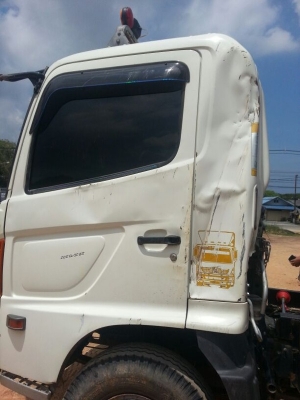 รถฮีโน่ 6 ล้อดั้ม  175 แรงม้า. ปี 52  สนใจติดต่อ 081 - 6079515