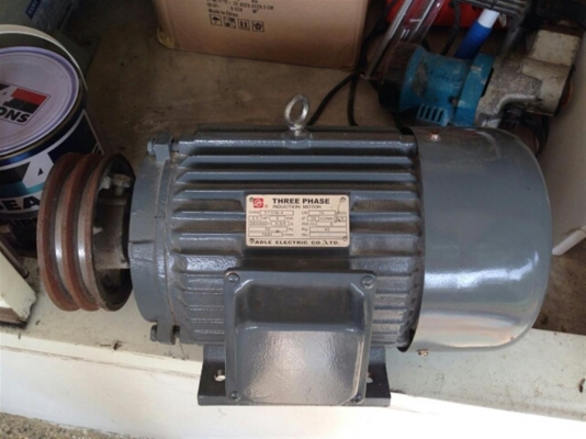 ขายมอเตอร์ 3 สาย 5.5 HP ของใหม่ เก่าเก็บ