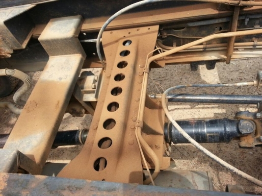 รถฮีโน่ 6 ล้อดั้ม  175 แรงม้า. ปี 52   ( รถวิ่ง 82,xxx กม. )   สนใจติดต่อ 081 - 6079515