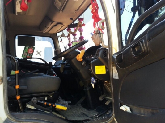 รถฮีโน่ 6 ล้อดั้ม  175 แรงม้า. ปี 52   ( รถวิ่ง 82,xxx กม. )   สนใจติดต่อ 081 - 6079515