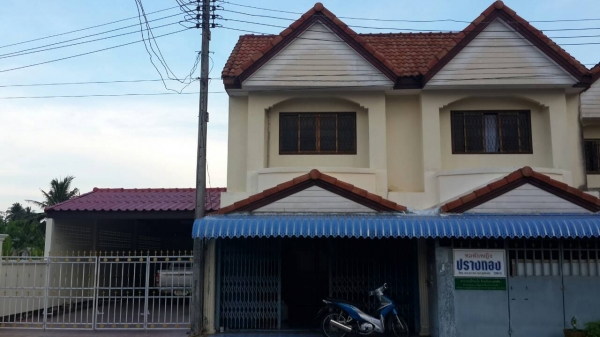 ขายบ้านพร้อมหอพัก