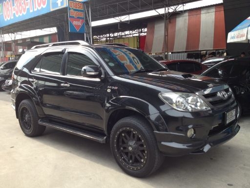 Toyota Fortuner 2005 มือเดียว 1uz V8  Lpg หัวฉีด วิ่งน้อย 15x,xxx  495,000 บาท