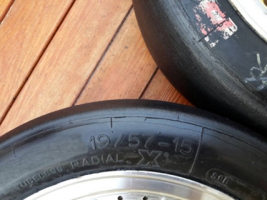 แม็กลาย BBS ขอบ15 กว้าง7 ทำสีใหม่แล้ว พร้อมยางสลิก 1คู่ ราคา 4,500 แม็กลาย BBS ขอบ15 กว้าง7 ทำสีใหม่แล้ว พร้อมยางสลิก 1คู่ ราคา 4,500