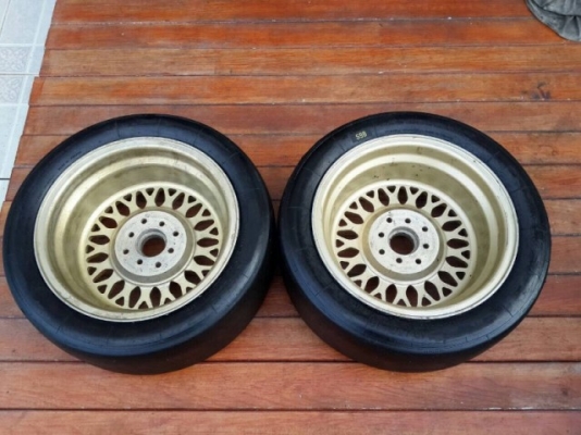 แม็กลาย BBS ขอบ15 กว้าง7 ทำสีใหม่แล้ว พร้อมยางสลิก 1คู่ ราคา 4,500 แม็กลาย BBS ขอบ15 กว้าง7 ทำสีใหม่แล้ว พร้อมยางสลิก 1คู่ ราคา 4,500