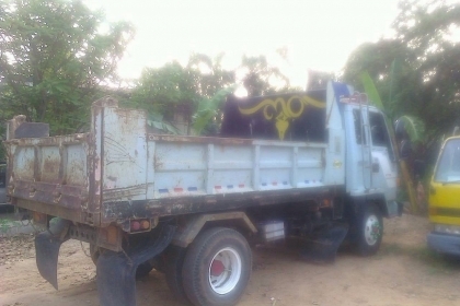 **800,000 บ.ต่อรอง**ขาย6ล้อดั้มดิน ISUZU ROCKY 195 FRR32 6HE1 195แรง เครื่องแห้งดี แน่นแรงไม่เยิ้ม ช่วงล่างFหน้าหลังคัสซีสวยไม่ปะไม่ดาม กระบะดั๊มเหล็ก6ตัน3.60ม.ยิงหน้าสภาพดี พื้นดีข้างดีไม่ผุ หัวเก๋งสวยภายในคอนโซลครบ แอร์ พ.พาวเวอร์ เบรคทริฟฟี่ ครบ ยาง8.2