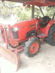 **350,000 บ.ต่อรอง**ขายรถไถ2เพลา 4DW สภาพสวยๆ KUBOTA L3608 เครื่องเดิมปั้มเดิม แรงดีไม่มีเยิ้ม เกียร์ดีไม่หลุด ใช้งานน้อย 1,1xx ชั่วโมง ช่วงล่างแน่น ระบบไฮฯใช้งานปกติไม่มีแตก ไม่มีรั่ว สีสันสวย ยางดี4เส้น พร้อมอุปกรณ์ 2 ชิ้น ใบดัน หางพรวน7 สภาพดี พร้อมใช้