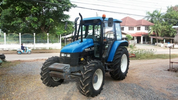 ขายรถแทรกเตอร์ new holland ts110 สภาพสวยพร้อมใช้งาน ขายรถแทรกเตอร์ new holland ts110 สภาพสวยพร้อมใช้งาน