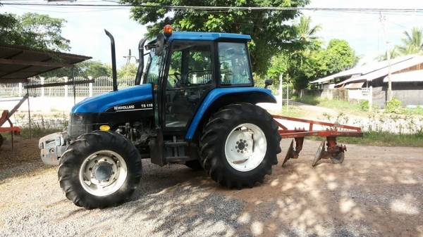 ขายรถแทรกเตอร์ new holland ts110 สภาพสวยพร้อมใช้งาน ขายรถแทรกเตอร์ new holland ts110 สภาพสวยพร้อมใช้งาน