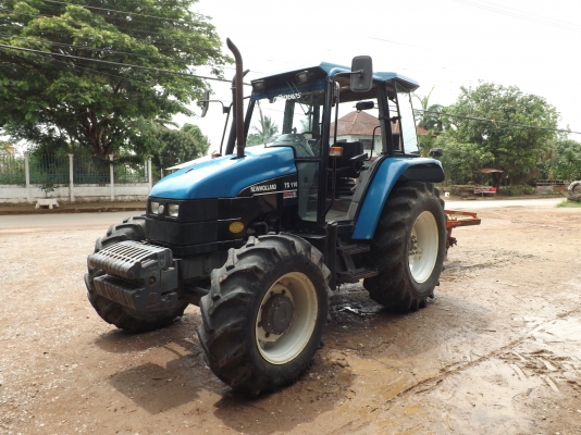 ขายรถแทรกเตอร์ new holland ts110 สภาพสวยพร้อมใช้งาน ขายรถแทรกเตอร์ new holland ts110 สภาพสวยพร้อมใช้งาน