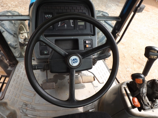 ขายรถแทรกเตอร์ new holland ts110 สภาพสวยพร้อมใช้งาน ขายรถแทรกเตอร์ new holland ts110 สภาพสวยพร้อมใช้งาน