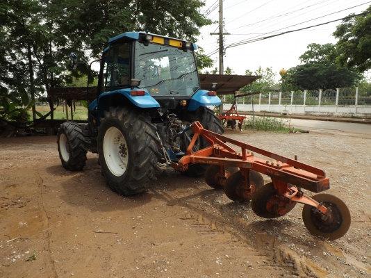 ขายรถแทรกเตอร์ new holland ts110 สภาพสวยพร้อมใช้งาน ขายรถแทรกเตอร์ new holland ts110 สภาพสวยพร้อมใช้งาน
