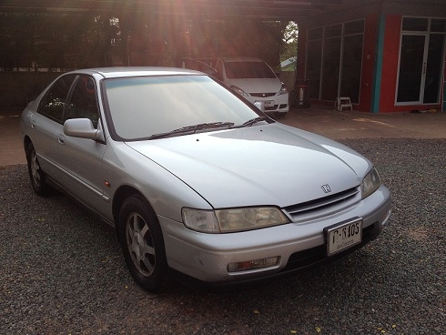 ขายรถยนต์ฮ้อนด้ามือสอง ปี1995 Honda Accord เกียร์ธรรมดา เครื่องเบนซิน 2200 CC สีบรอนซ์