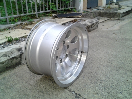 ขายล้อแม็คlenzo  ไปทำเป็นล้ออะไหล่ได้ครับ ถูกๆไปเลย  สภาพใหม่มาก