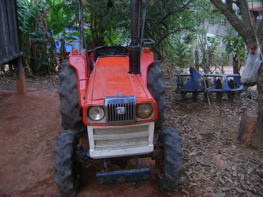 ขายรถไถคูโบต้า L2202DT  พร้อมอุปกรณ์ ผานพวงและ โรตาลี่