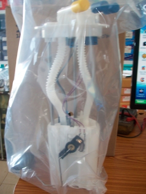 ขายลูกลอย+ปั้มติก ISUZU D-MAK  COMMONRAIL  2.5  3.0