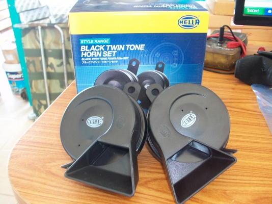 ขายแตร HELLA สีดำ