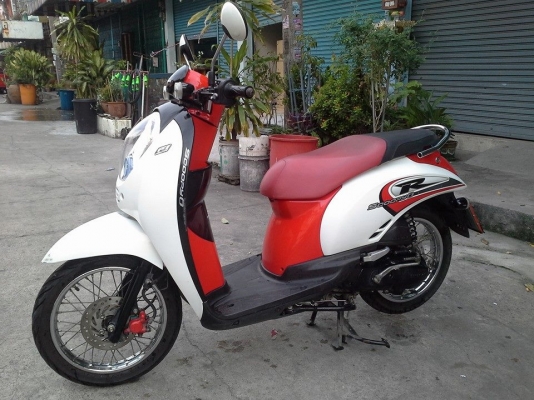 Scoopy i ปี 54 แดง ขาว เคริ่องเดิม แน่นๆ เอกสารครบ Scoopy i ปี 54 แดง ขาว เคริ่องเดิม แน่นๆ เอกสารครบ