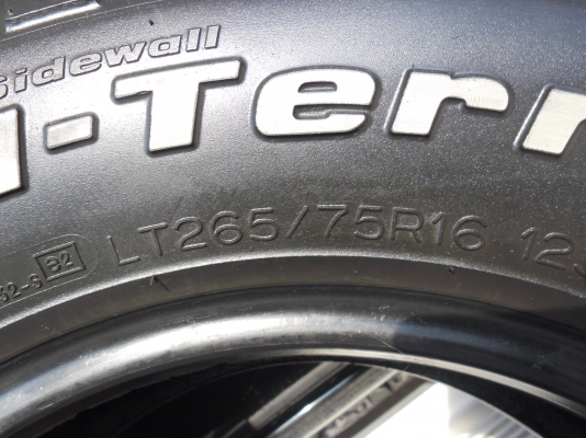 ขายยาง นางฟ้า bf mud km2 265/75/16 ปี 11 ขายยาง นางฟ้า bf mud km2 265/75/16 ปี 11