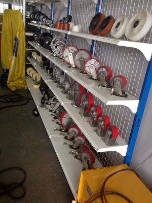 บริษัท บางกอกฟอคลิฟท์เซ็นเตอร์. จำกัด   BANGKOK FORKLIFT CENTER CO.,LTD. FORKLIFT  ถูกๆๆ ราคากันเอง  พร้อมรับประกัน  ติดต่อ เบียร์ 094-4895646