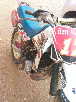 ขาย yamaha dt 200  มีทะเบีบน พร้อมชุดโอน