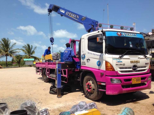 บริการขนส่งโดยรถบรรทุก 6 ล้อติดเครน มี ปจ. 2