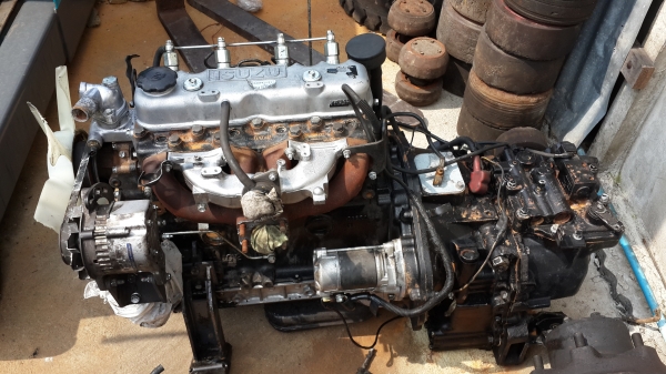 ขายเครื่องยนต์ isuzu c240 ปั๊มโรตารี่