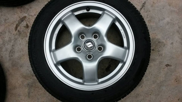 ขาย ล้อSkyline GTS ขอบ16ล้อสภาพสวยพร้อมฝาไม่เคยซ่อม +พร้อมยาง195/55/16ยางสภาพพอใช้ ขาย8500 0816898024