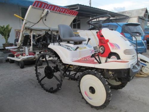 รถปลูกข้าวดำนาแบบนั่งขับ!!! รหัสสินค้า : 13001432  ยี่ห้อ : YANMAR รุ่น : Pe-40