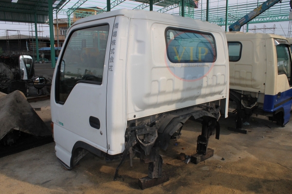 ขายหัวเก๋งรถบรรทุก 6 ล้อกลาง เก่าญี่ปุ่นสภาพสวย 100\%