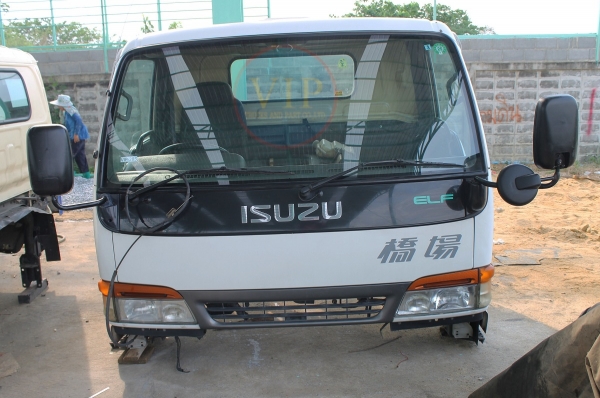 ขายหัวเก๋งรถบรรทุก 6 ล้อกลาง เก่าญี่ปุ่นสภาพสวย 100\%