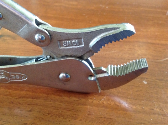 ขายคีมล็อค Petersen Vise Grip 10WR ปี 1950 เก่าเก็บน็อตปั้มสัญลักษณ์จับมือ ขายคีมล็อค Petersen Vise Grip 10WR ปี 1950 เก่าเก็บน็อตปั้มสัญลักษณ์จับมือ