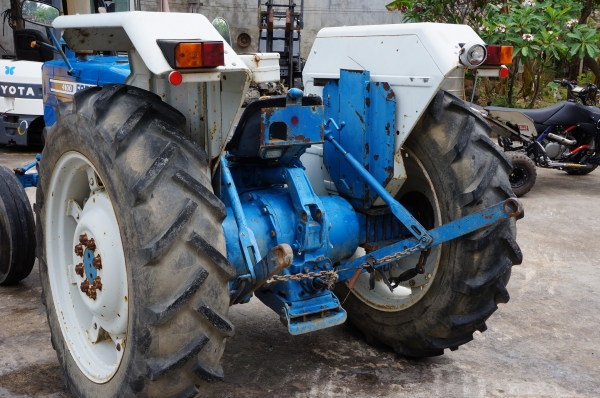 ขายรถไถ FORD 4100 เก่านอกไม่เคยใช้งานในเมืองไทย