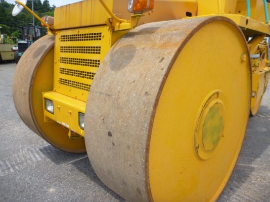 รถบดถนนสามล้อเหล็ก R2S