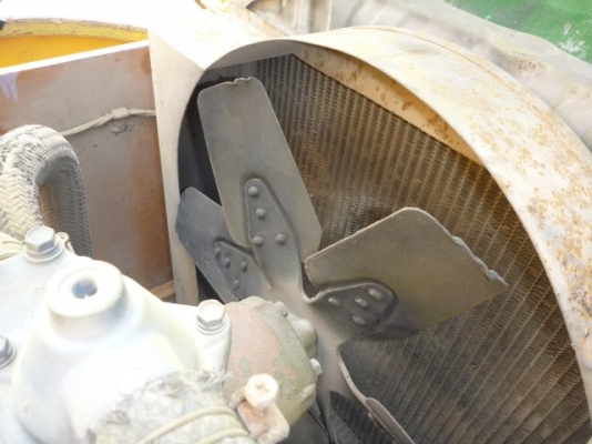 รถบดถนนสามล้อเหล็ก R2S