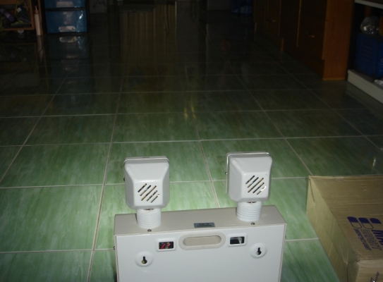 ขายโคมไฟฉุกเฉิน max bright CP 04-6 ED BETTERY 12V 5.0AH. BULBS LED 2X6 W