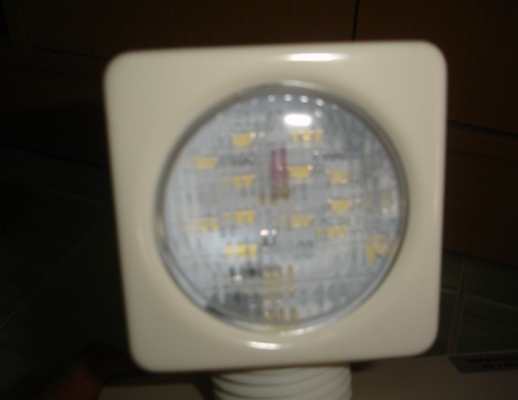 ขายโคมไฟฉุกเฉิน max bright CP 04-6 ED BETTERY 12V 5.0AH. BULBS LED 2X6 W