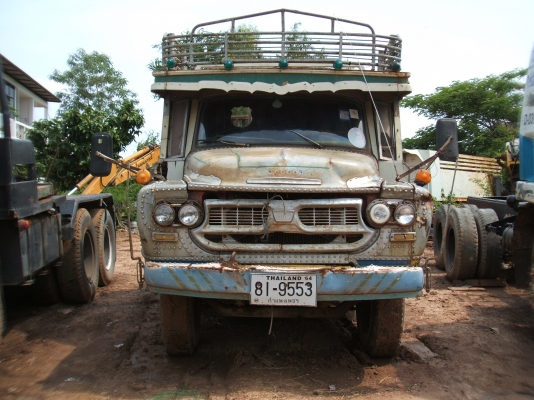 ขายรถสิบล้อเทลเลอ์หัวยาวหนึ่งเพลา