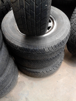 205/75R14 BRIDGE STONE LEO 67 ใส่ได้เลยครับ   โทร.081-427-3941