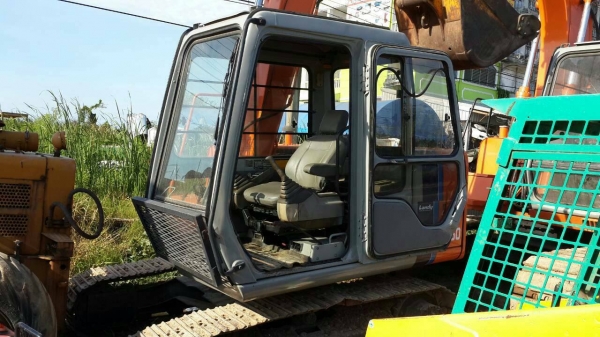 **680,000 บ.ต่อรอง**ขายแบคโฮ สวยๆเก่านอก HITACHI EX60-2 เครื่องเดิมปั้มเดิม ไฟฟ้าเต็ม ช่วงล่าง เต็ม 80-90\% พร้อมใช้งาน เอกสารอินวอย ราคาต่อรองได้เด้อ พี่น้องครับ