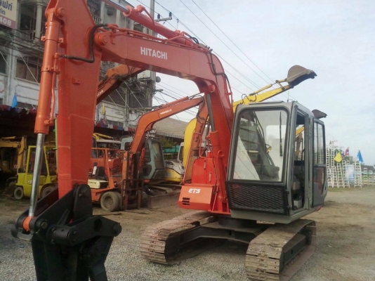 **680,000 บ.ต่อรอง**ขายแบคโฮ สวยๆเก่านอก HITACHI EX60-2 เครื่องเดิมปั้มเดิม ไฟฟ้าเต็ม ช่วงล่าง เต็ม 80-90\% พร้อมใช้งาน เอกสารอินวอย ราคาต่อรองได้เด้อ พี่น้องครับ