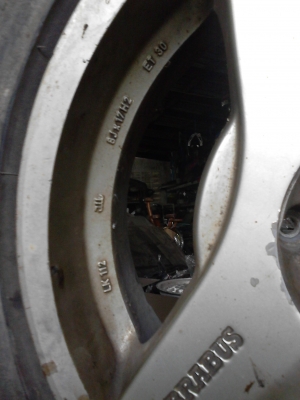 ขาย แม๊ก BENZ BRABUS  8JX17H2  ขนาด 5 รู   ติดต่อ 081-427-3941