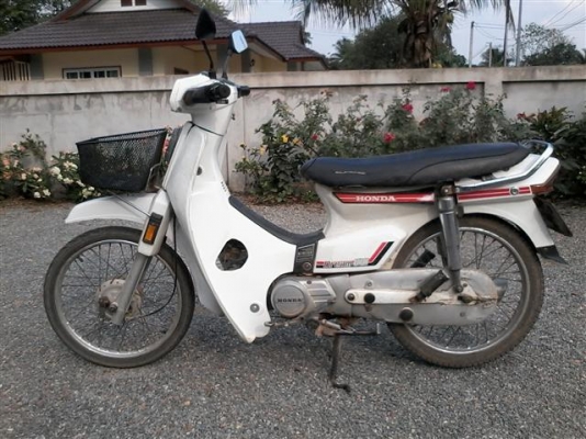 ขายดรีมคุรุสภาทะเบียนเต็มพร้อมโอนเครื่องพอใช้อะไหร่เดิมติดรถระบบไฟออกหมดแตรดัง ขาย 13300 บาท