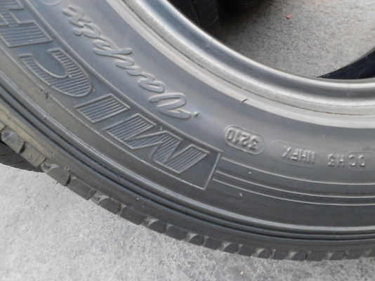 205/70R15  MICHELIN vawpix  T.081-427-3941