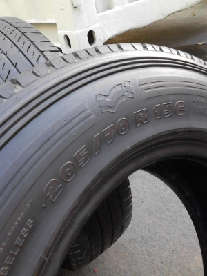 205/70R15  MICHELIN vawpix  T.081-427-3941